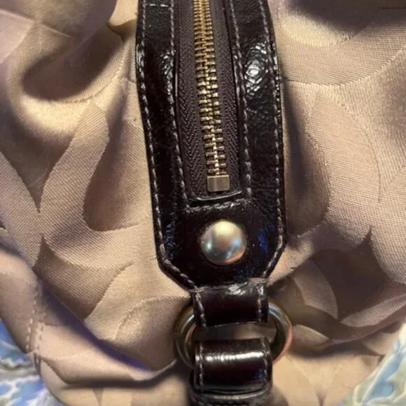 2010 Coach Signature Madison OP Art Maggie Hobo Handbag w/ Gold Hangtag 14305 - Picture 6 of 15